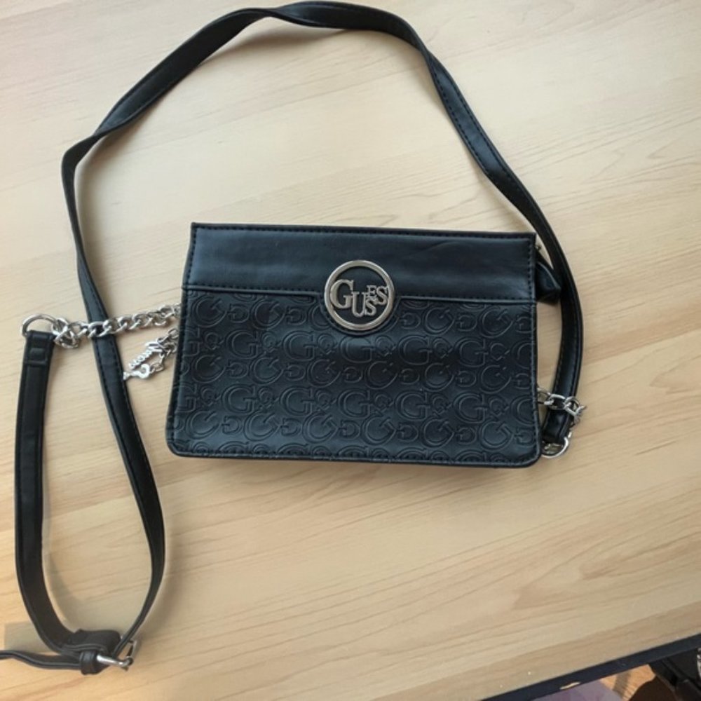 Guess crossbody purse, small. Black